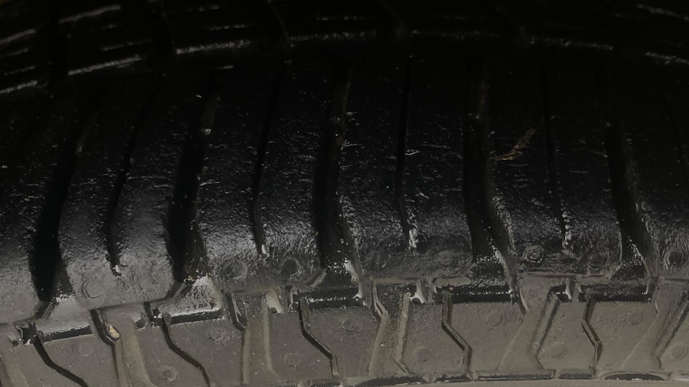 2012 Chevrolet Spark LT 1.0, Petrol, Manual, 82,041 km, Right Front Tyre Tread