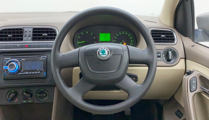 2012 Skoda Rapid AMBITION 1.6 MPI MT PLUS, Petrol, Manual, 56,370 km, Steering Wheel Close Up