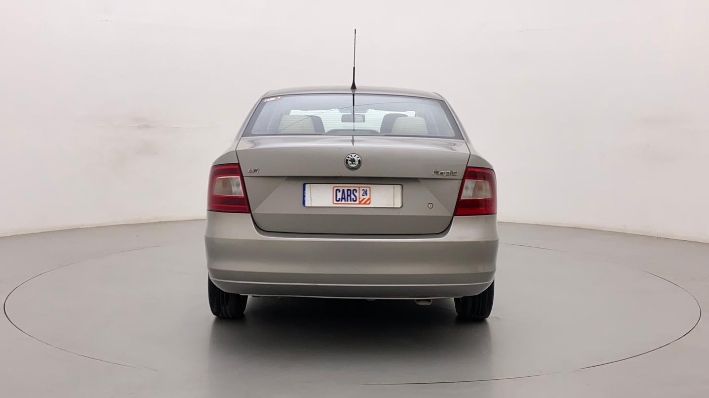 2012 Skoda Rapid AMBITION 1.6 MPI MT PLUS, Petrol, Manual, 56,370 km, Back/Rear