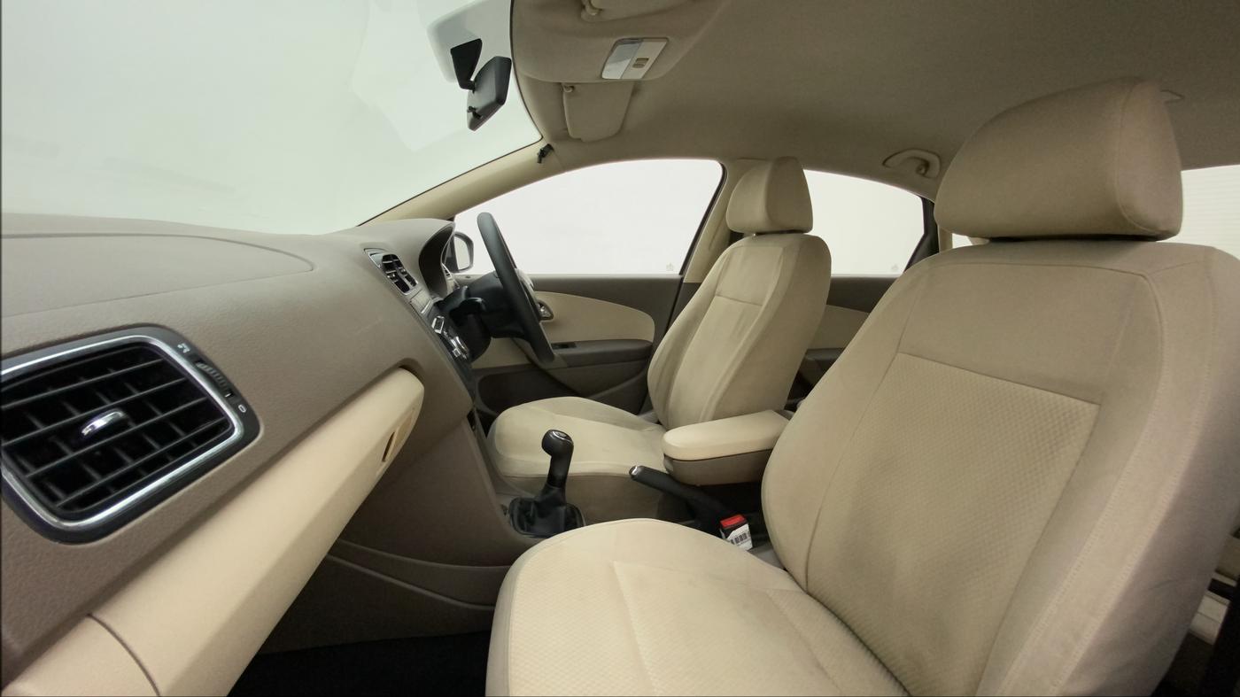 2012 Skoda Rapid AMBITION 1.6 MPI MT PLUS, Petrol, Manual, 56,370 km, Right Side Front Door Cabin