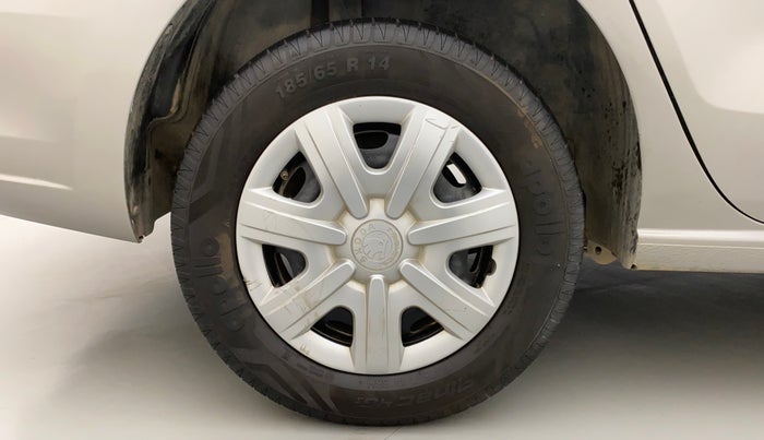 2012 Skoda Rapid AMBITION 1.6 MPI MT PLUS, Petrol, Manual, 56,370 km, Right Rear Wheel