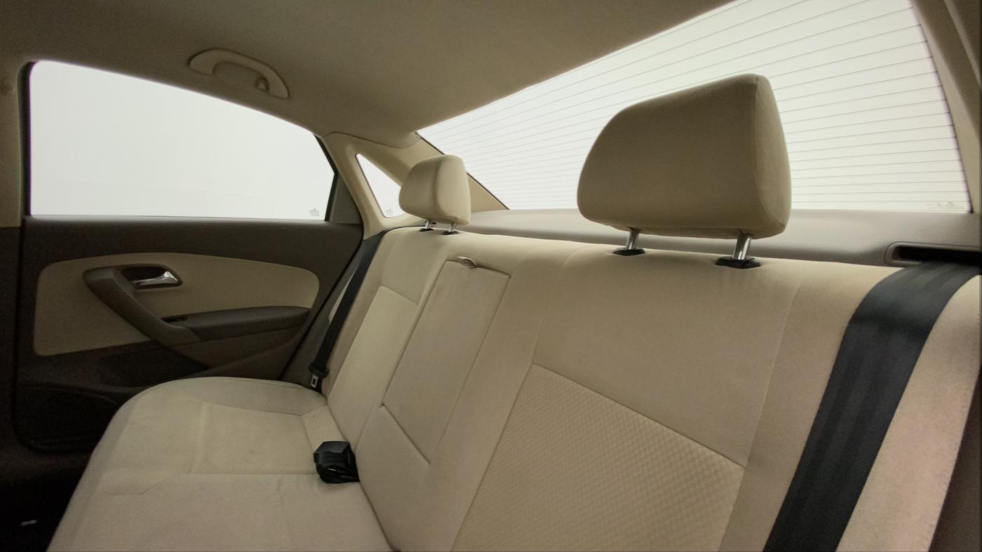 2012 Skoda Rapid AMBITION 1.6 MPI MT PLUS, Petrol, Manual, 56,370 km, Right Side Rear Door Cabin