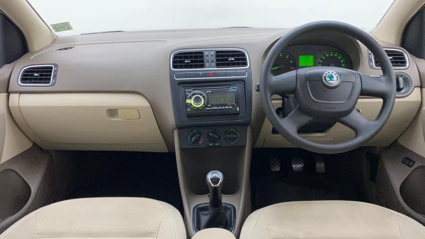 2012 Skoda Rapid AMBITION 1.6 MPI MT PLUS, Petrol, Manual, 56,370 km, Dashboard