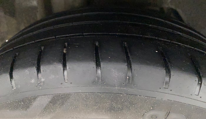 2021 Ford Figo Aspire TITANIUM1.5 DIESEL, Diesel, Manual, 60,663 km, Right Rear Tyre Tread