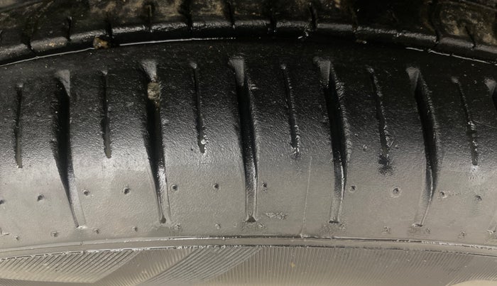 2025 Toyota Glanza V AMT, Petrol, Automatic, 8,878 km, Right Front Tyre Tread