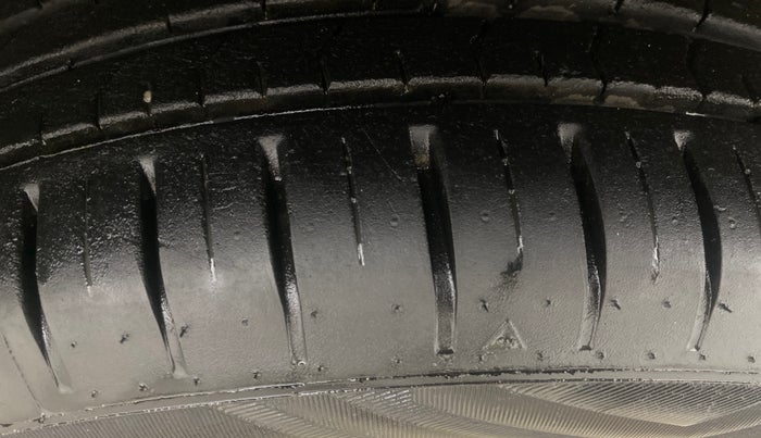 2025 Toyota Glanza V AMT, Petrol, Automatic, 8,878 km, Left Rear Tyre Tread