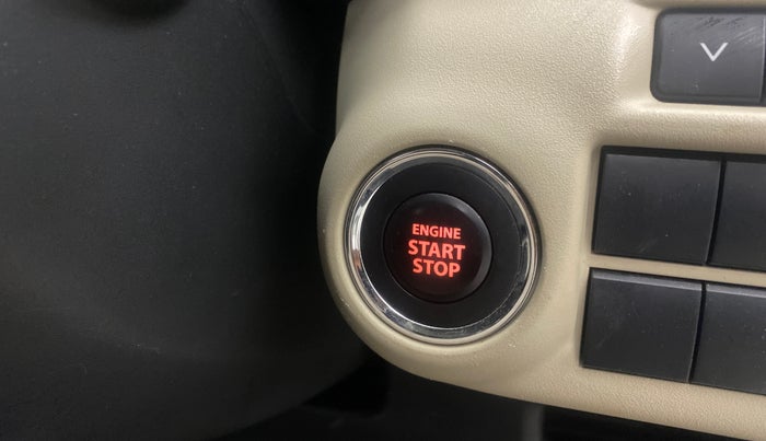 2025 Toyota Glanza V AMT, Petrol, Automatic, 8,878 km, Keyless Start/ Stop Button