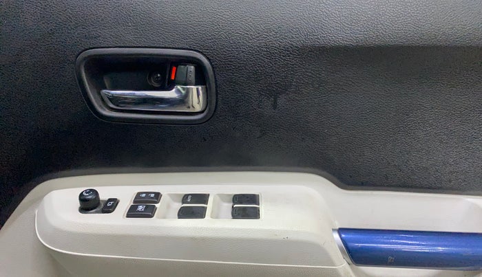 2025 Maruti IGNIS ZETA 1.2, Petrol, Manual, 22,184 km, Driver Side Door Panels Control