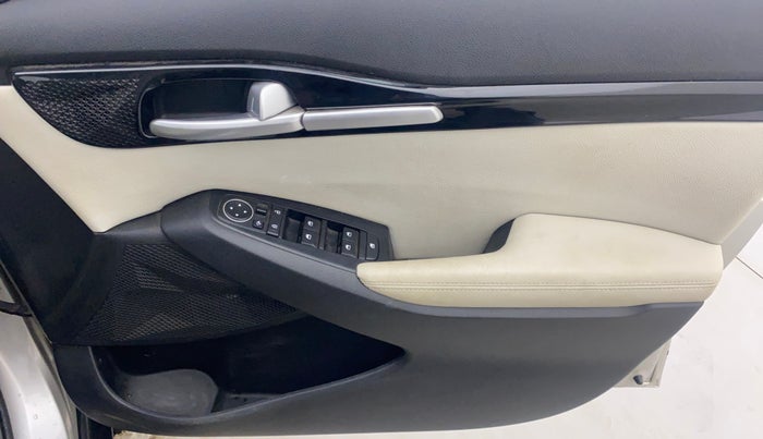 2022 KIA SELTOS HTX PETROL 1.5, Petrol, Manual, 26,183 km, Driver Side Door Panels Control