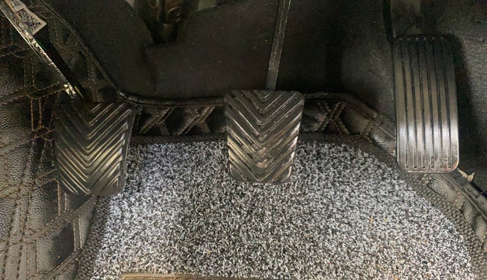 2022 KIA SELTOS HTX PETROL 1.5, Petrol, Manual, 26,183 km, Pedals