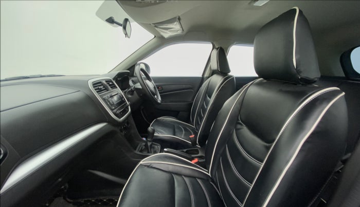 2022 Maruti Vitara Brezza LXI, Petrol, Manual, 8,195 km, Right Side Front Door Cabin