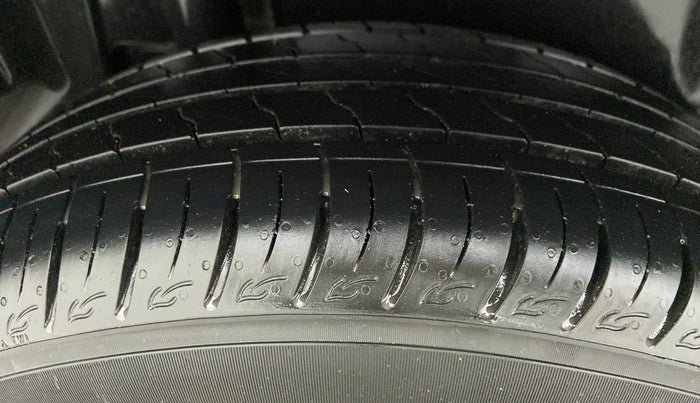 2022 Maruti Vitara Brezza LXI, Petrol, Manual, 8,195 km, Right Rear Tyre Tread