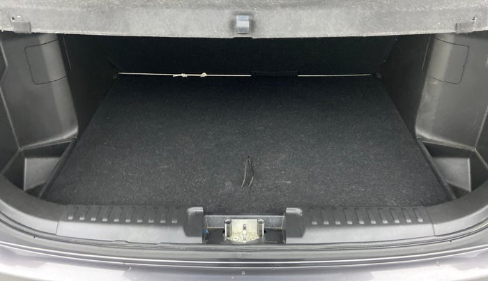 2022 Maruti Vitara Brezza LXI, Petrol, Manual, 8,195 km, Boot Inside