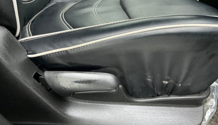 2022 Maruti Vitara Brezza LXI, Petrol, Manual, 8,195 km, Driver Side Adjustment Panel