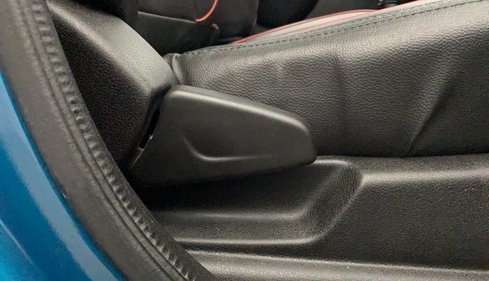 2020 Renault Kwid RXT 1.0 (O), Petrol, Manual, 12,097 km, Driver Side Adjustment Panel