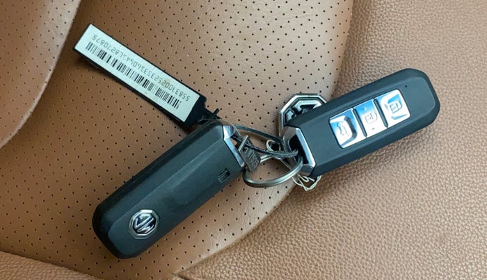 2021 MG HECTOR PLUS SELECT 2.0 DIESEL TURBO MT 7-STR, Diesel, Manual, 41,746 km, Key Close Up