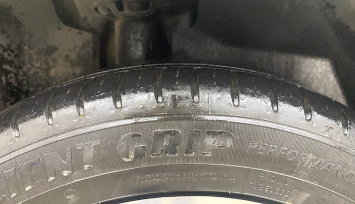 2021 MG HECTOR PLUS SELECT 2.0 DIESEL TURBO MT 7-STR, Diesel, Manual, 41,746 km, Right Rear Tyre Tread