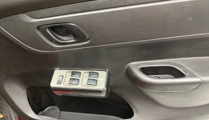 2017 Renault Kwid RXL 1.0 AMT, Petrol, Automatic, 81,161 km, Right front window switch / handle - Master window function not working