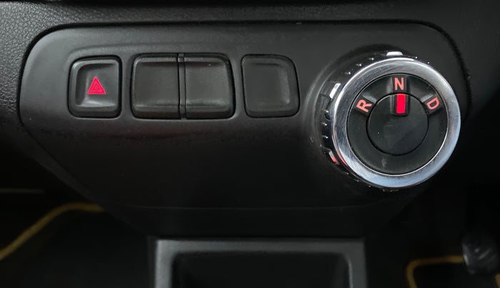 2017 Renault Kwid RXL 1.0 AMT, Petrol, Automatic, 81,161 km, Gear Lever