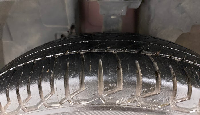 2017 Renault Kwid RXL 1.0 AMT, Petrol, Automatic, 81,161 km, Left Front Tyre Tread