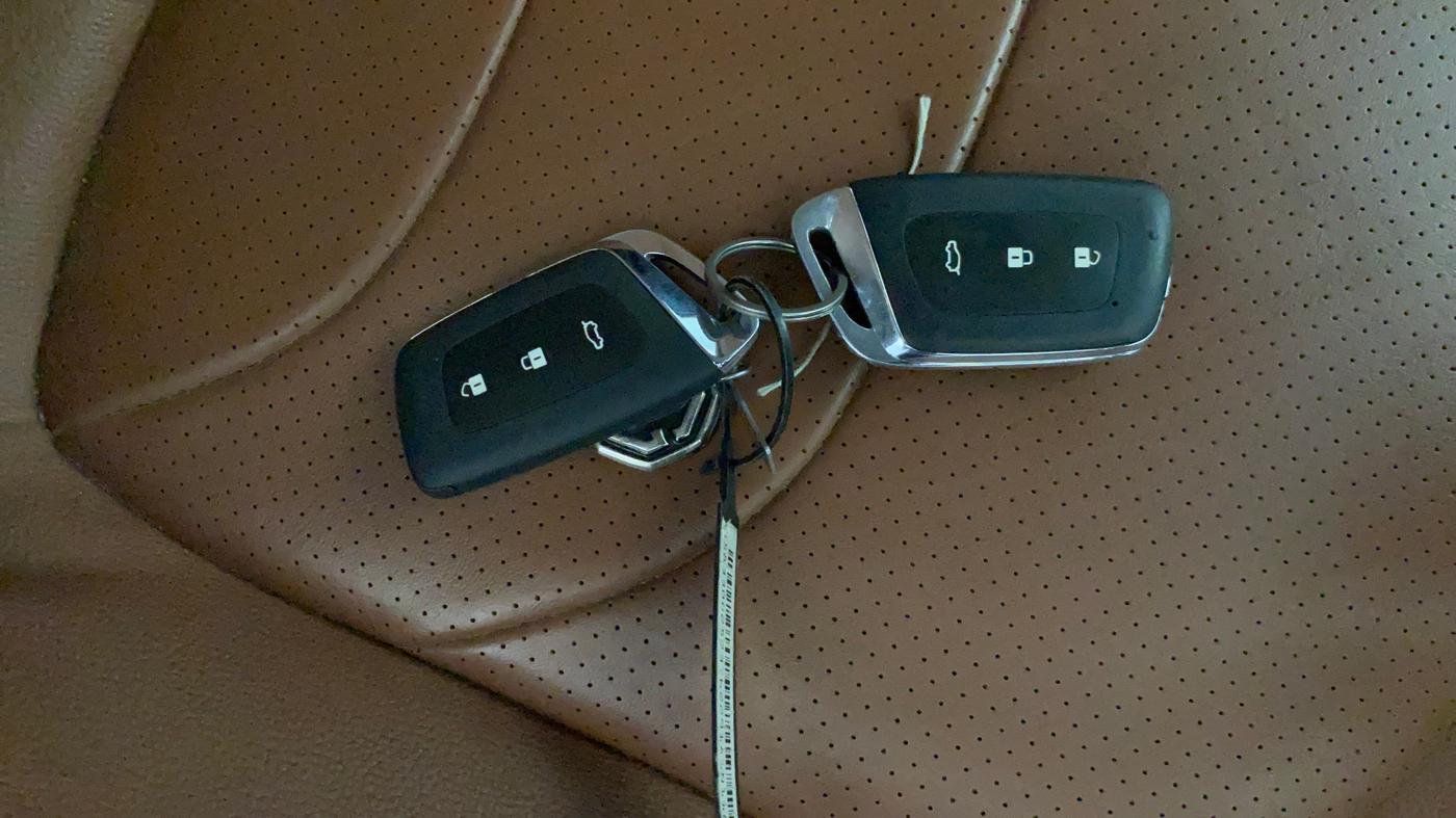 2022 MG HECTOR PLUS Sharp Pro 1.5 Turbo Petrol CVT 6 STR, Petrol, Automatic, 26,350 km, Key Close Up