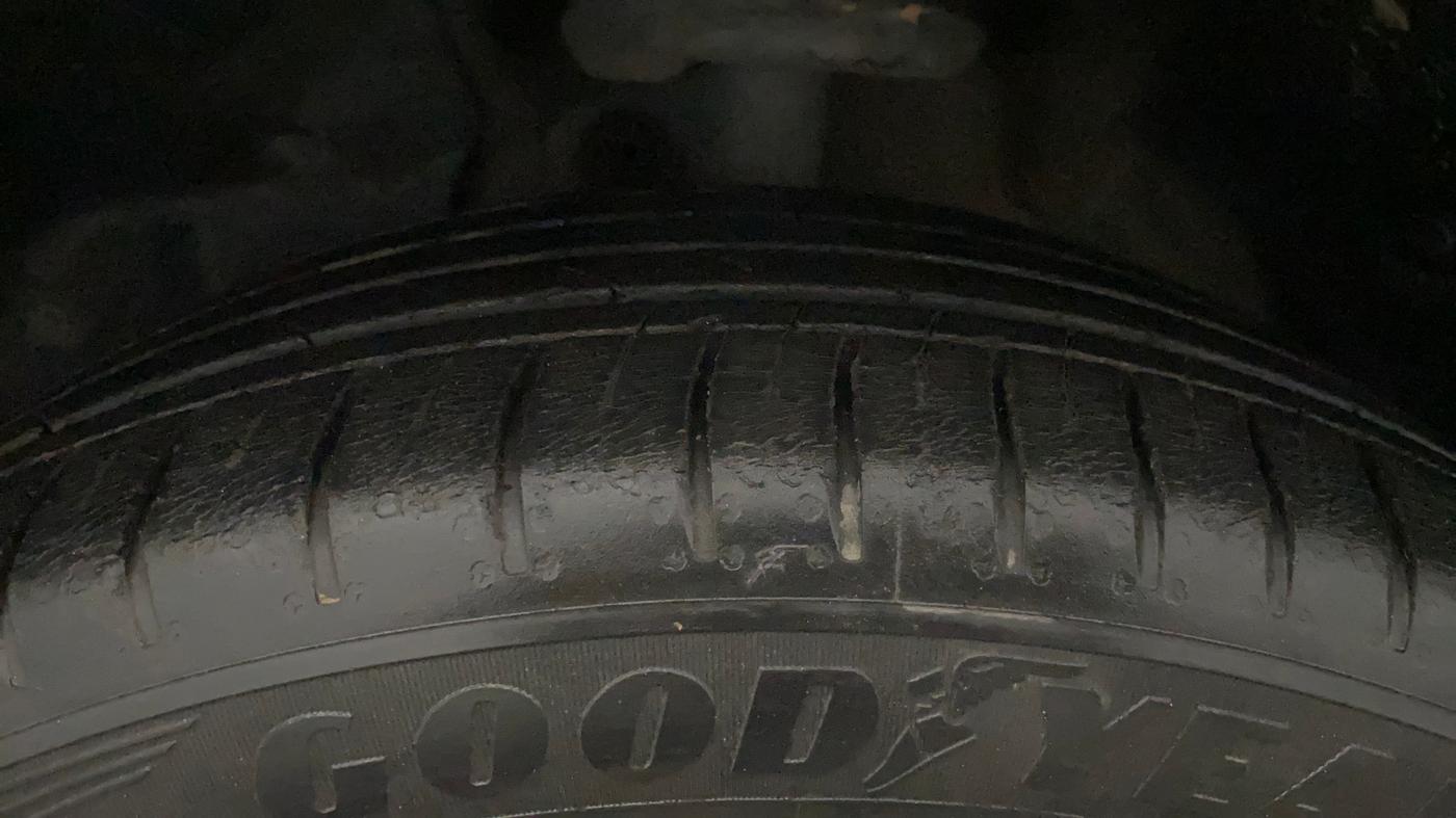 2022 MG HECTOR PLUS Sharp Pro 1.5 Turbo Petrol CVT 6 STR, Petrol, Automatic, 26,350 km, Left Front Tyre Tread