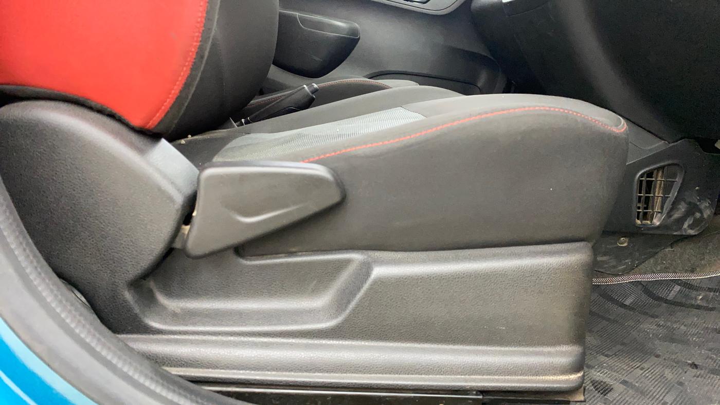 2020 Renault Kwid RXT 1.0 AMT (O), Petrol, Automatic, 69,484 km, Driver Side Adjustment Panel