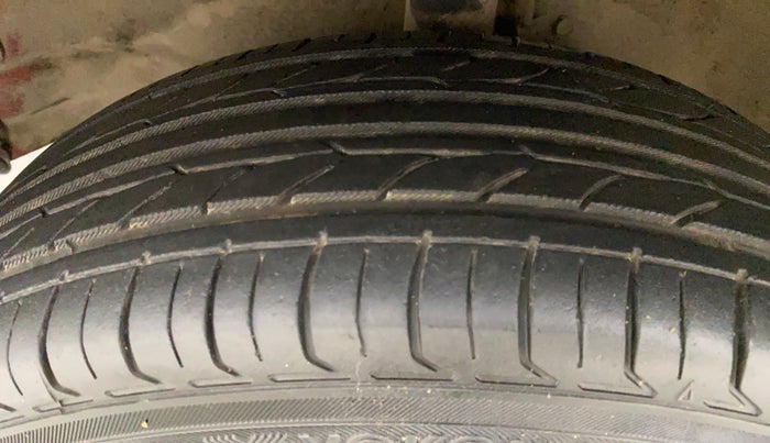 2012 Maruti Wagon R 1.0 VXI, Petrol, Manual, 86,140 km, Left Front Tyre Tread