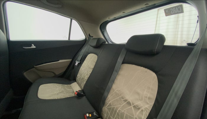 2015 Hyundai Grand i10 ASTA 1.2 KAPPA VTVT, Petrol, Manual, 33,952 km, Right Side Rear Door Cabin