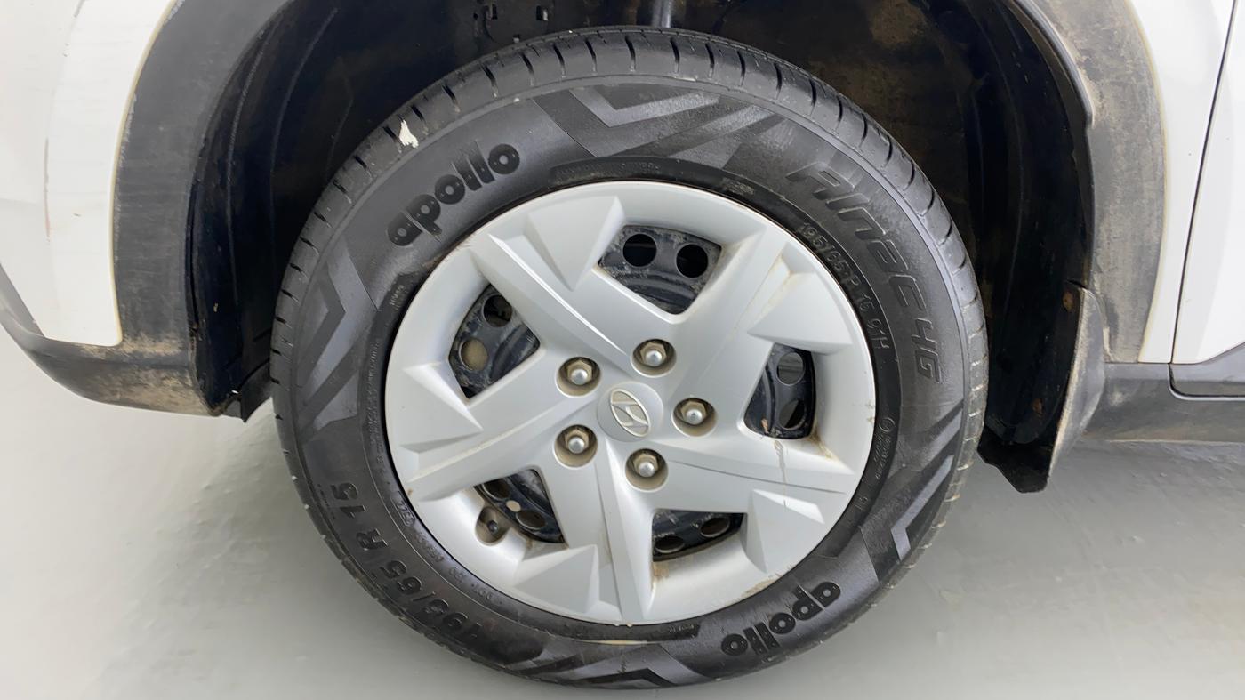 2020 Hyundai VENUE S MT 1.2 KAPPA, CNG, Manual, 70,448 km, Left Front Wheel