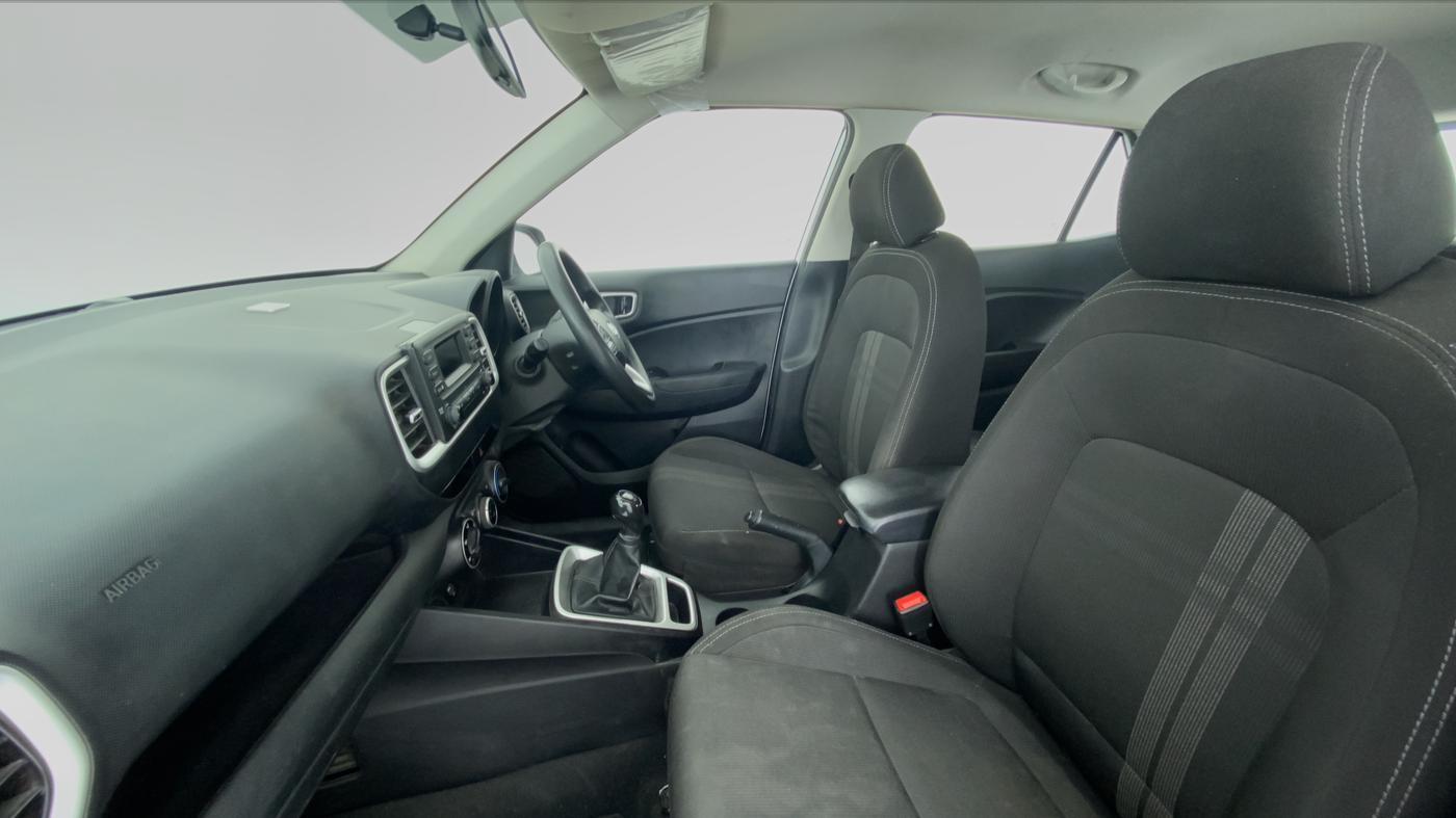 2020 Hyundai VENUE S MT 1.2 KAPPA, CNG, Manual, 70,448 km, Right Side Front Door Cabin