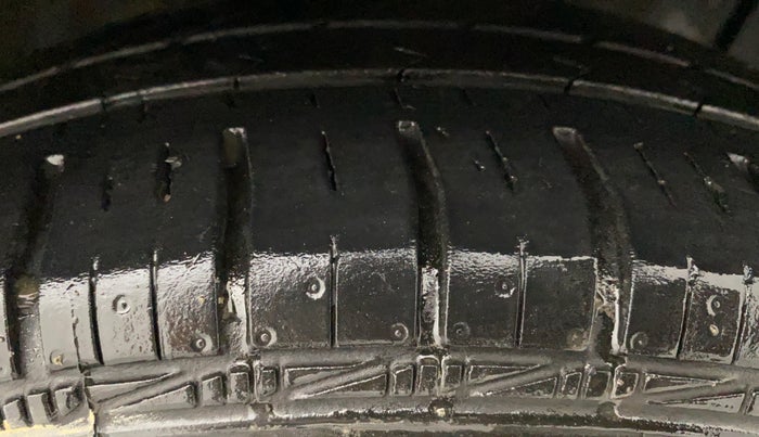 2020 Hyundai NEW SANTRO SPORTZ CNG, CNG, Manual, 93,021 km, Right Front Tyre Tread