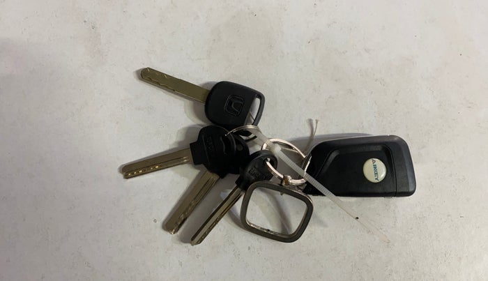 2017 Honda Amaze 1.2L I-VTEC S, Petrol, Manual, 64,204 km, Key Close Up