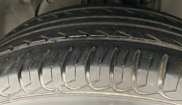 2017 Ford Ecosport TREND+ 1.0L ECOBOOST, Petrol, Manual, 76,676 km, Left Front Tyre Tread