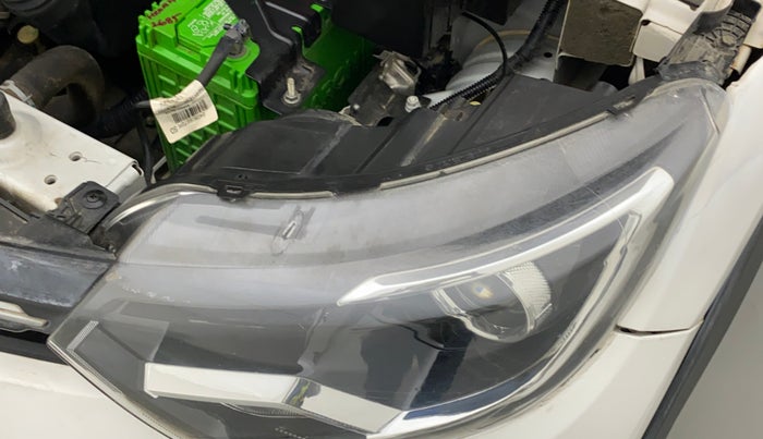 2019 Renault TRIBER RXL MT, Petrol, Manual, 57,406 km, Left headlight - Clamp has minor damage