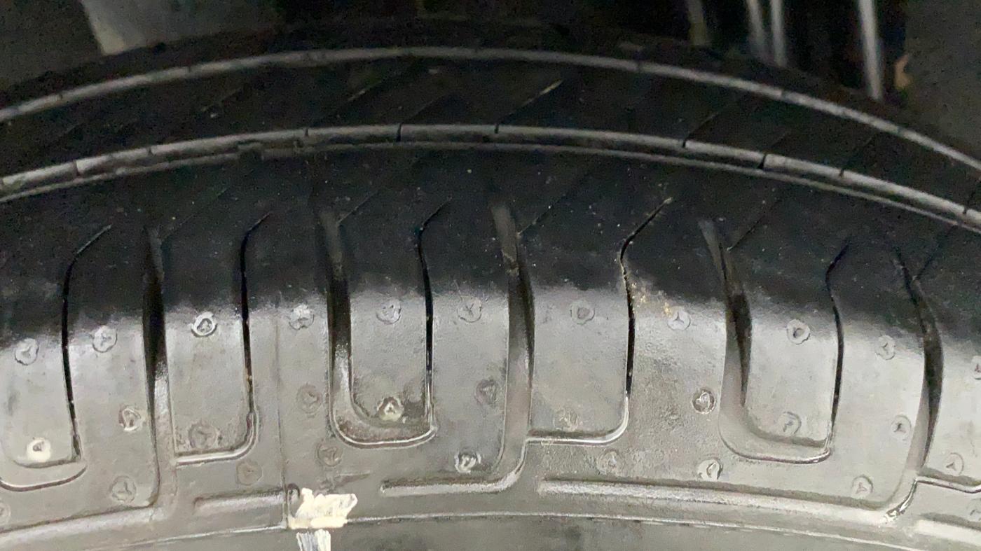 2019 Renault TRIBER RXL MT, Petrol, Manual, 57,406 km, Right Rear Tyre Tread