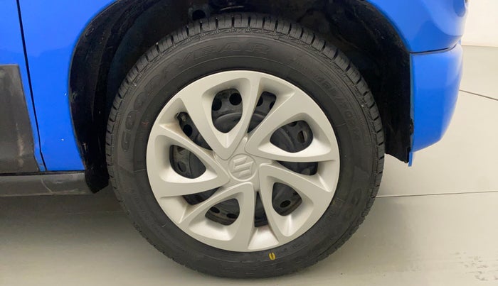2020 Maruti S PRESSO VXI CNG, CNG, Manual, 37,608 km, Right Front Wheel