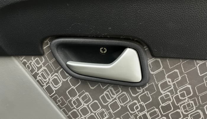 2017 Maruti Alto 800 VXI, Petrol, Manual, 32,343 km, Driver Side Door Panels Control