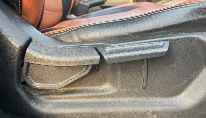 2022 Hyundai VENUE S(O) 1.2, Petrol, Manual, 1,31,745 km, Driver Side Adjustment Panel