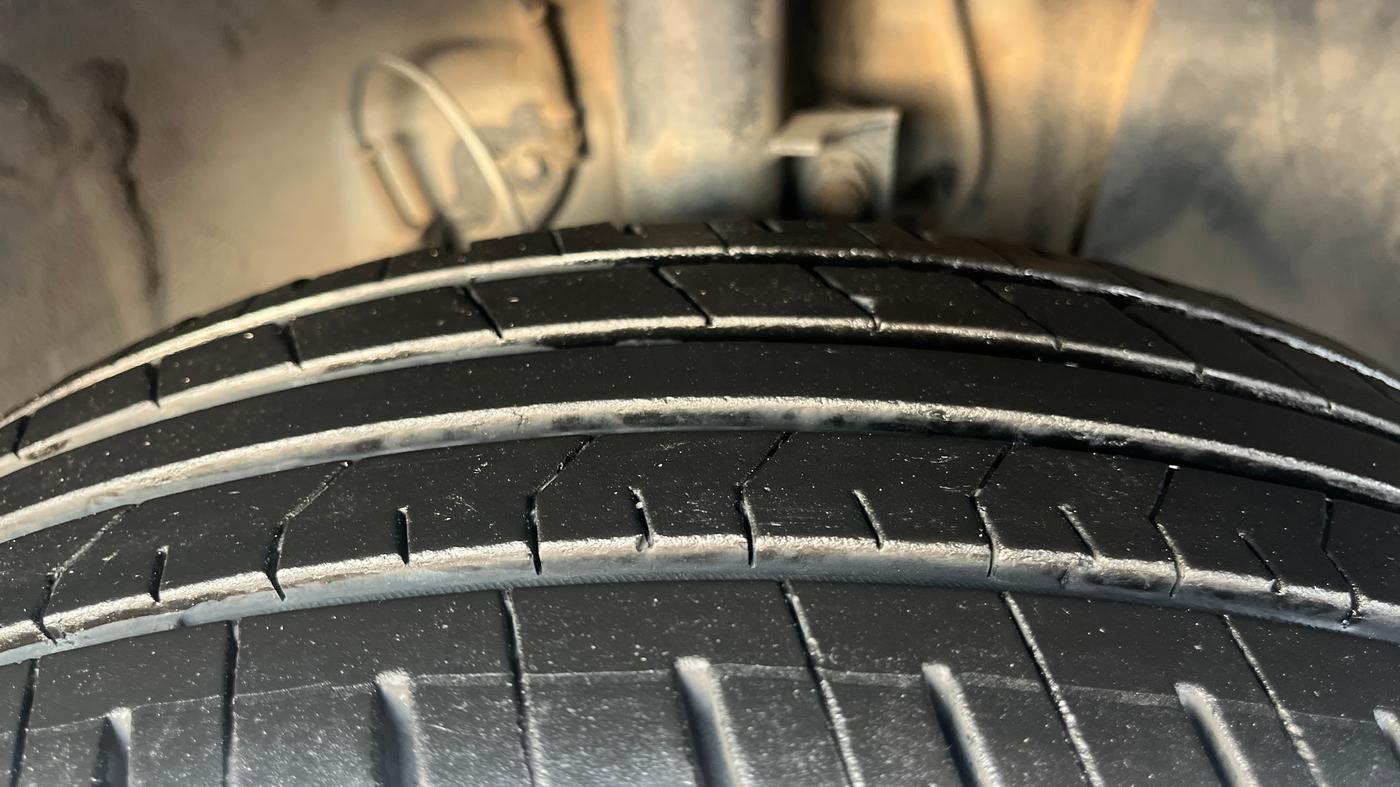 2022 Hyundai VENUE S(O) 1.2, Petrol, Manual, 1,31,745 km, Right Front Tyre Tread