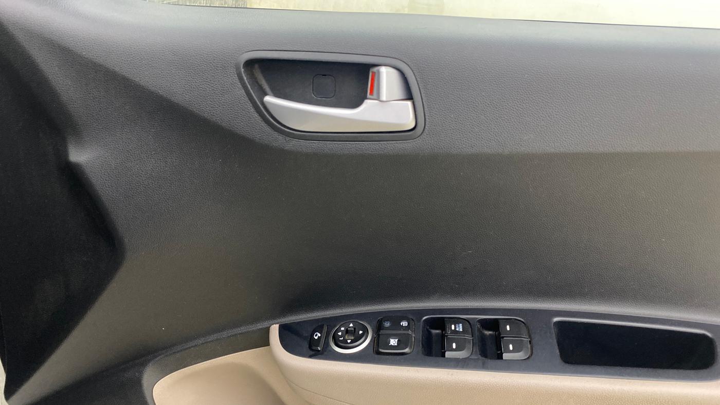 2017 Hyundai Grand i10 SPORTZ (O) AT 1.2 KAPPA VTVT, Petrol, Automatic, 50,189 km, Driver Side Door Panels Control