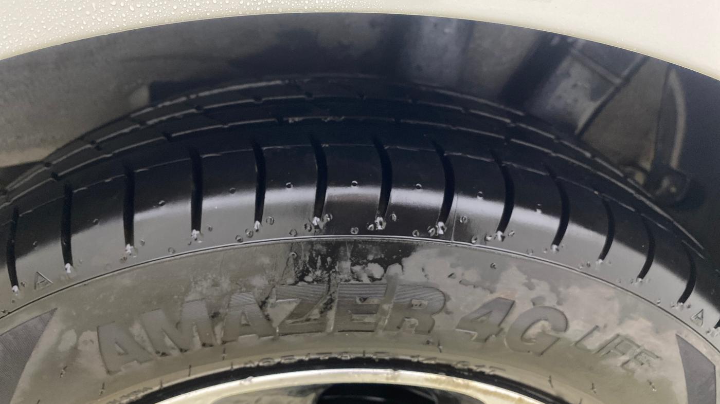 2017 Hyundai Grand i10 SPORTZ (O) AT 1.2 KAPPA VTVT, Petrol, Automatic, 50,189 km, Left Rear Tyre Tread