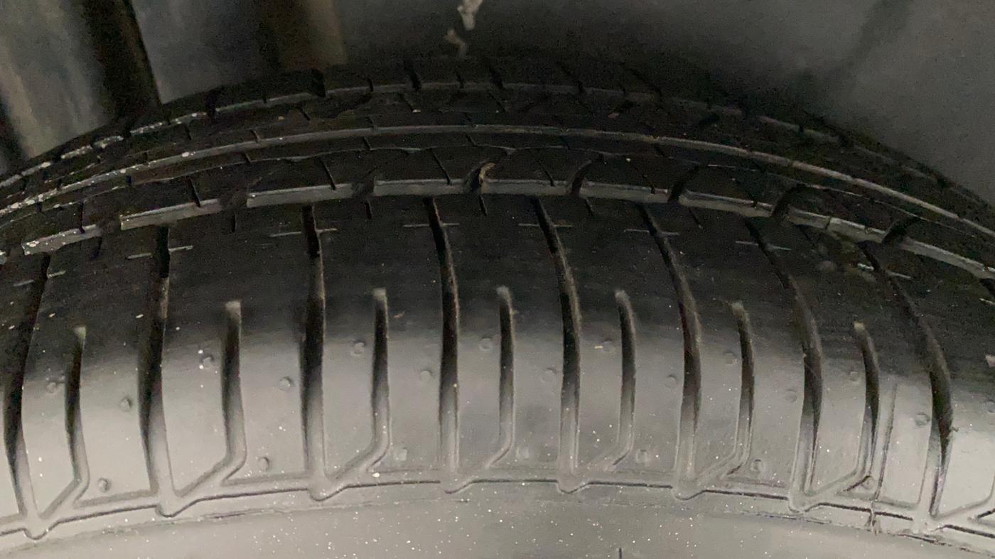 2013 Maruti Swift Dzire ZDI, Diesel, Manual, 55,273 km, Right Rear Tyre Tread