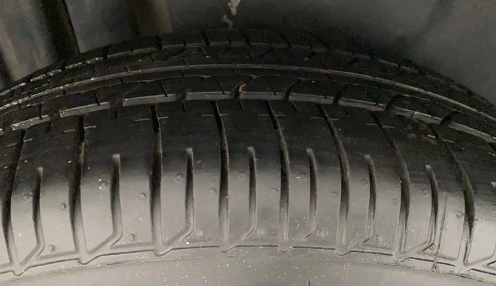 2013 Maruti Swift Dzire ZDI, Diesel, Manual, 55,273 km, Right Rear Tyre Tread