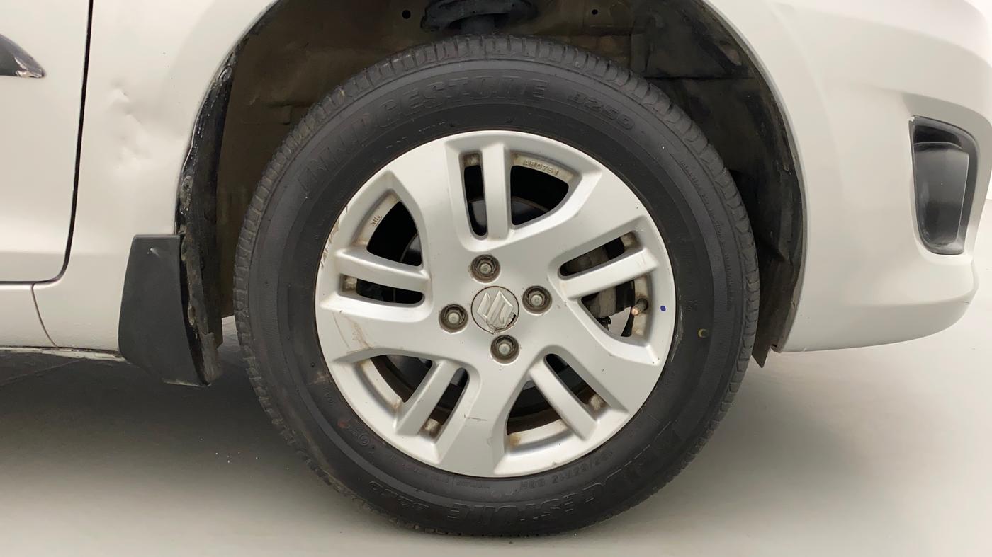 2013 Maruti Swift Dzire ZDI, Diesel, Manual, 55,273 km, Right Front Wheel