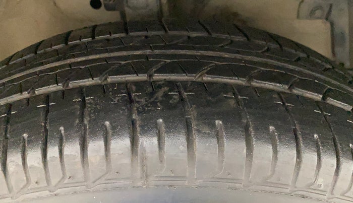 2013 Maruti Swift Dzire ZDI, Diesel, Manual, 55,273 km, Right Front Tyre Tread