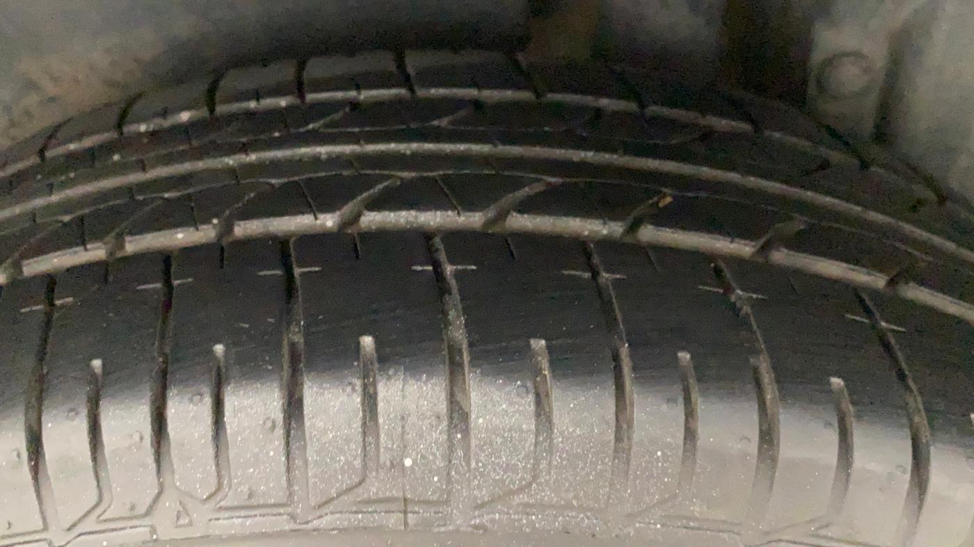 2013 Maruti Swift Dzire ZDI, Diesel, Manual, 55,273 km, Left Rear Tyre Tread