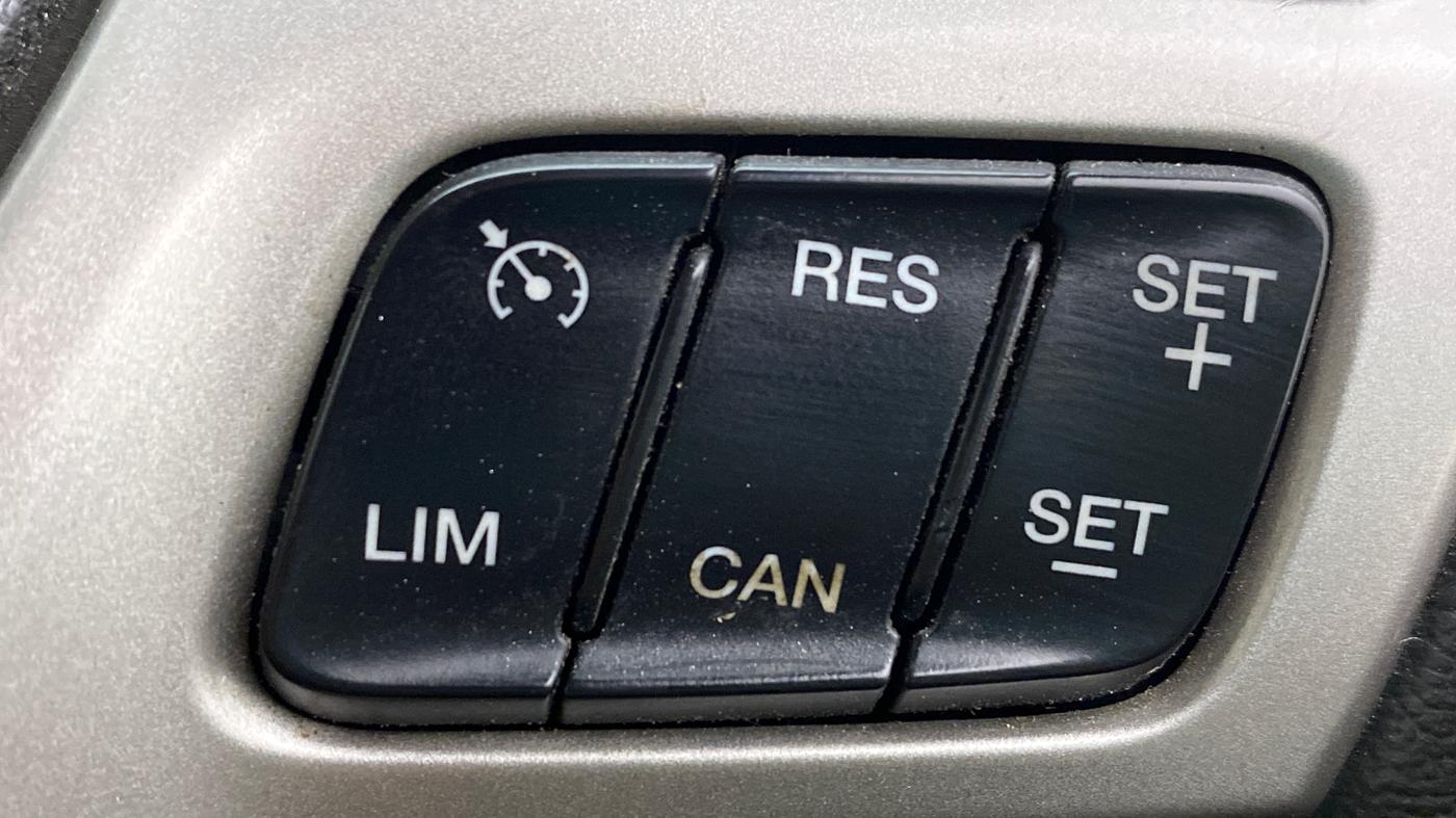 2019 Ford Endeavour 2.2l 4X2 MT Titanium, Diesel, Manual, 95,939 km, Adaptive Cruise Control