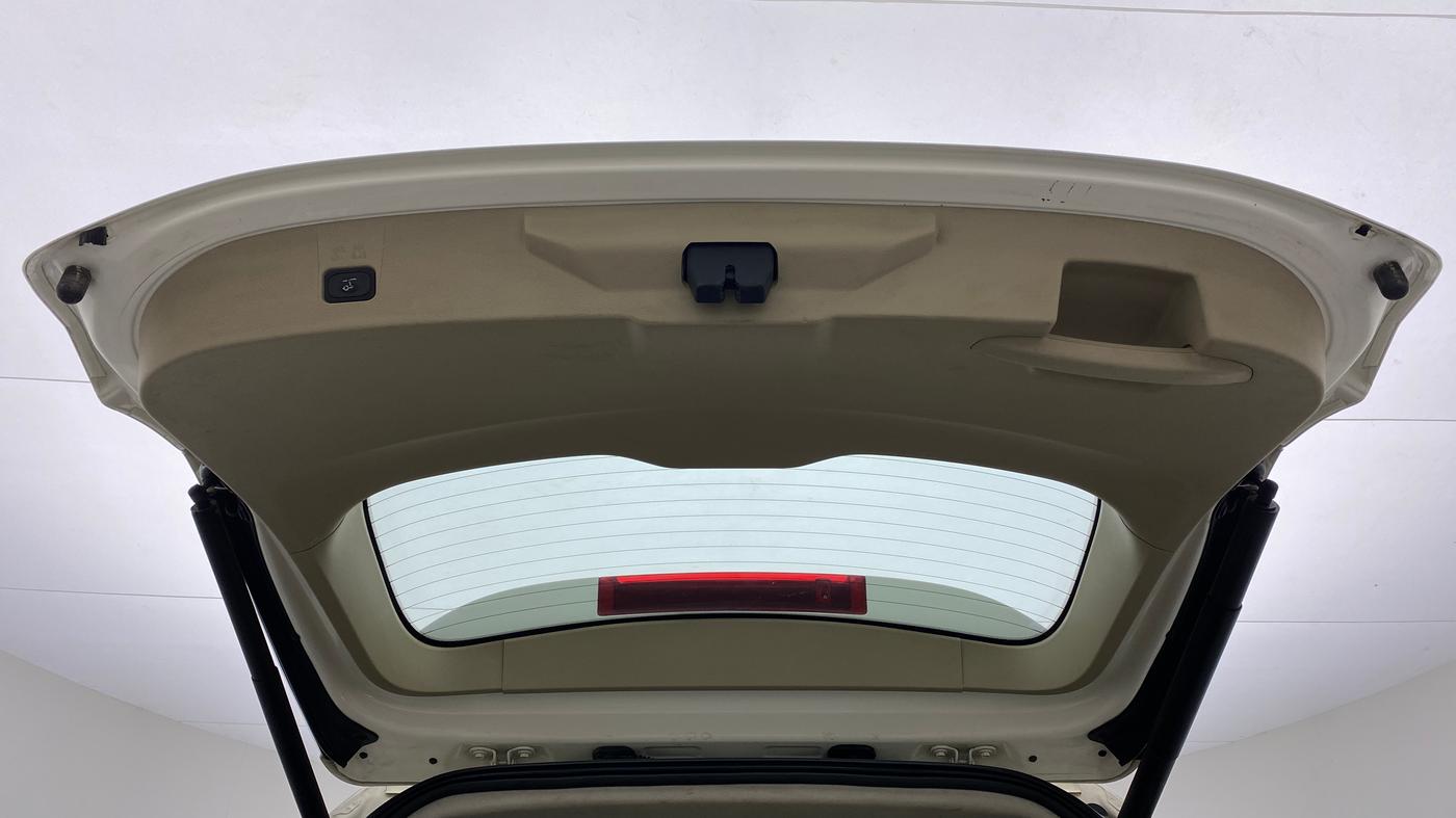 2019 Ford Endeavour 2.2l 4X2 MT Titanium, Diesel, Manual, 95,939 km, Boot Door Open