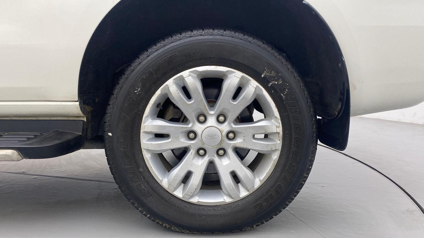 2019 Ford Endeavour 2.2l 4X2 MT Titanium, Diesel, Manual, 95,939 km, Left Rear Wheel